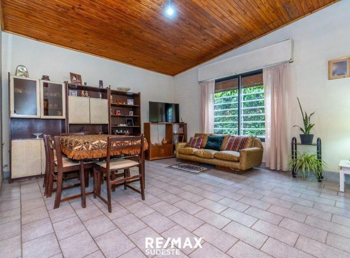 Casa · 170m² · 4 Ambientes · 2 Cocheras