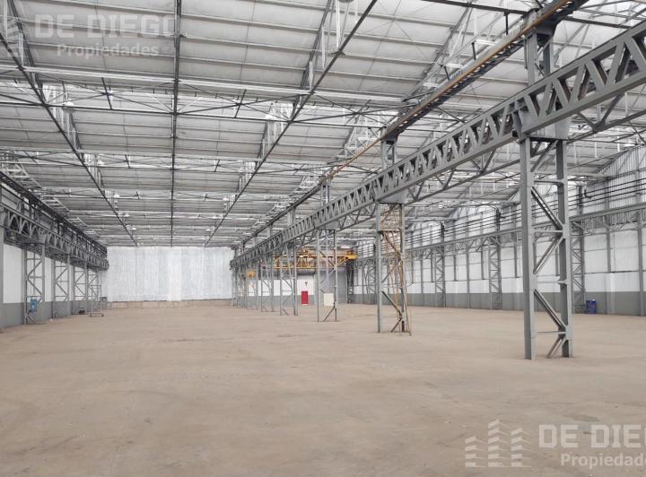 Depósito · 9000m² · 2 Ambientes · 9 Cocheras