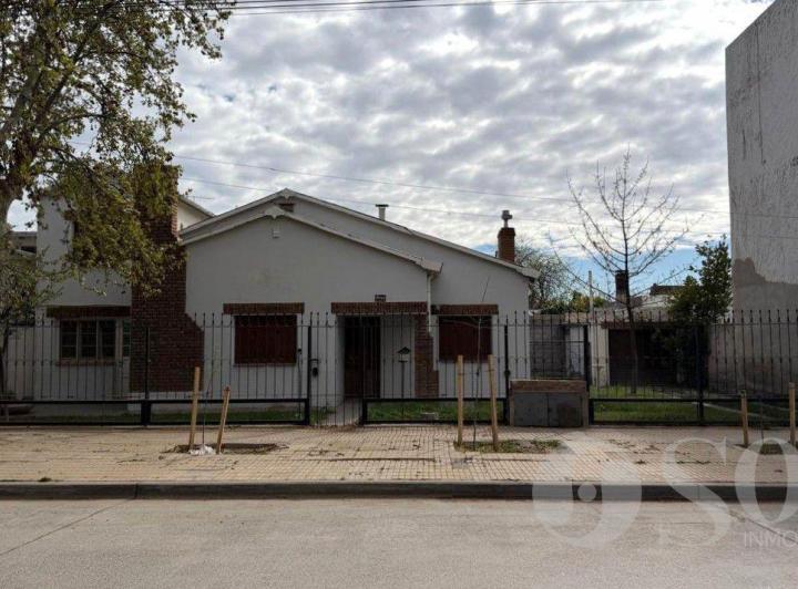 Casa · 192m² · 10 Ambientes · 3 Cocheras