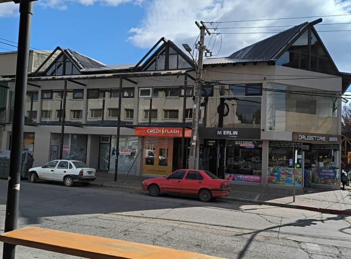 Local comercial · 140m²