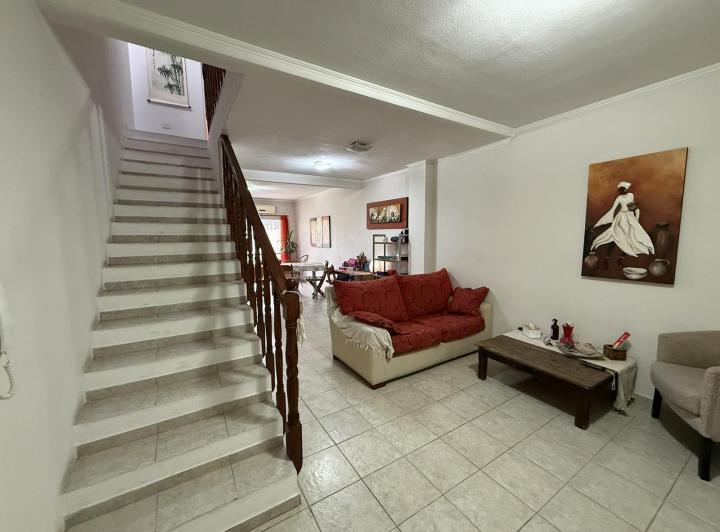 Casa · 84m² · 3 Ambientes · 1 Cochera