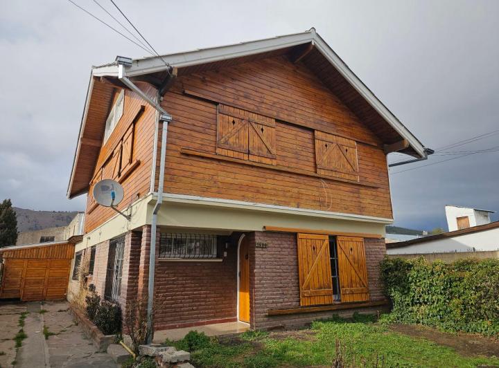Casa · 300m² · 7 Ambientes · 1 Cochera