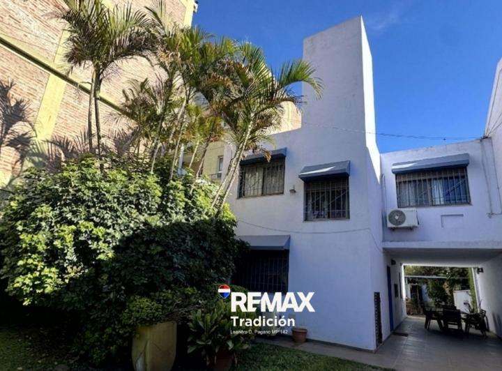Casa · 190m² · 7 Ambientes · 2 Cocheras