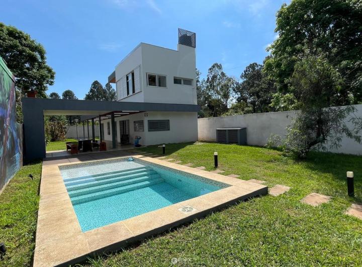 Casa · 625m² · 3 Ambientes · 1 Cochera