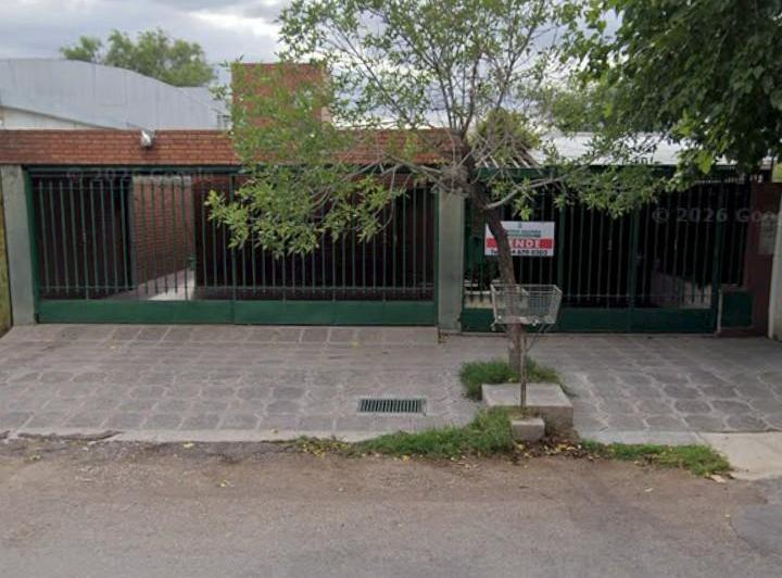 Casa · 1m² · 5 Ambientes · 2 Cocheras