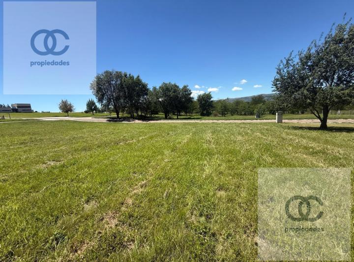 Terreno · 2200m²