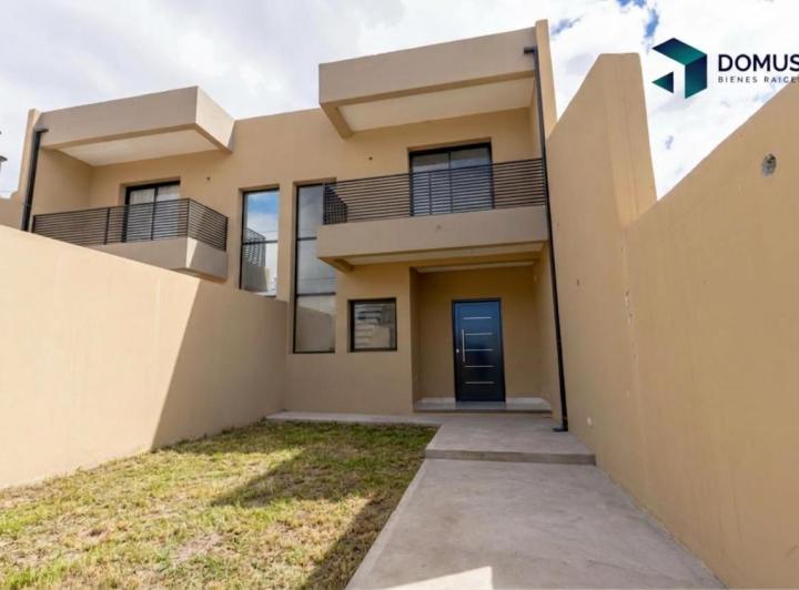 Casa · 120m² · 2 Dormitorios · 1 Cochera