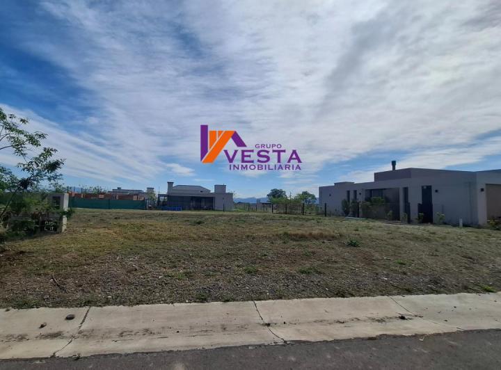 Terreno · 600m²