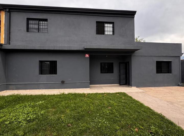 Casa · 170m² · 7 Ambientes · 1 Cochera