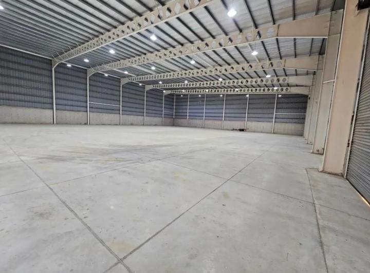 Bodega-Galpón · 1900m² · 20 Ambientes