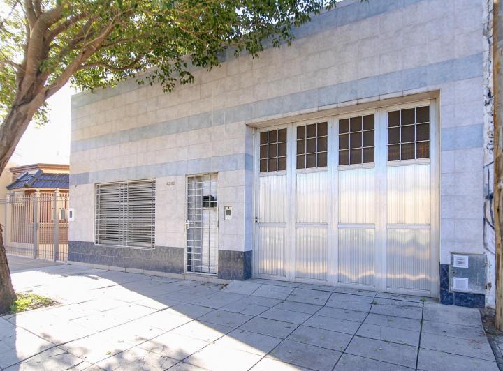 Casa · 260m² · 6 Ambientes · 1 Cochera