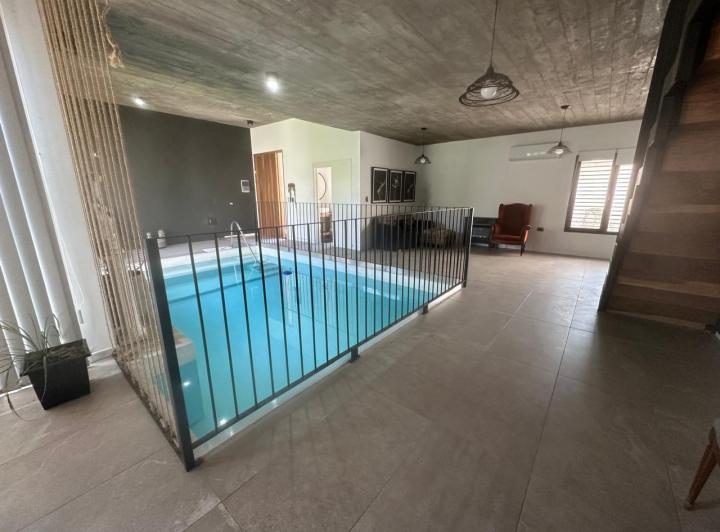 Casa · 157m² · 6 Ambientes · 2 Cocheras