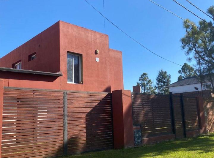 Casa · 103m² · 5 Ambientes · 2 Cocheras