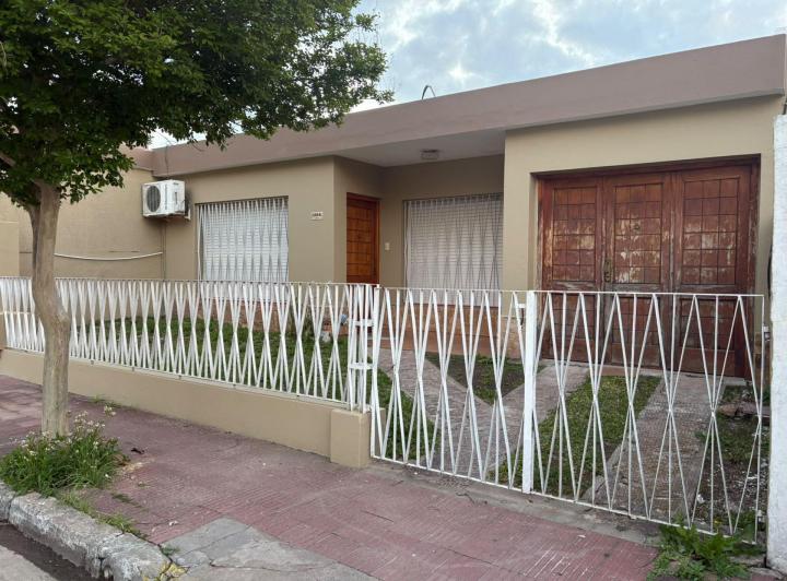 Casa · 112m² · 6 Ambientes · 1 Cochera