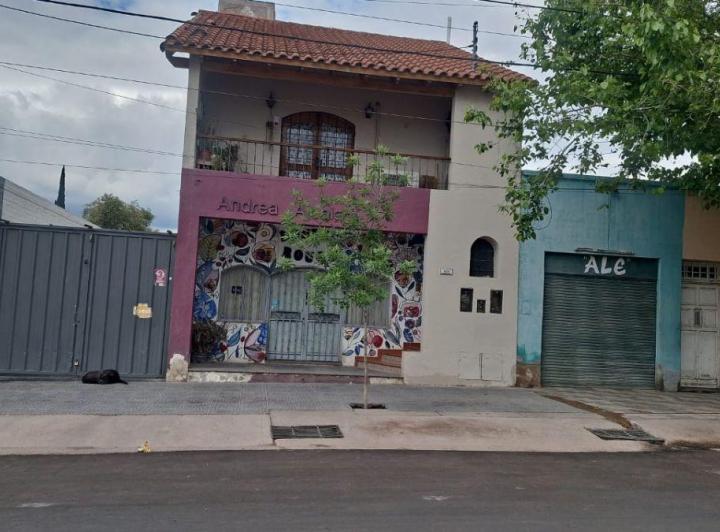 Casa · 100m² · 4 Ambientes · 1 Cochera