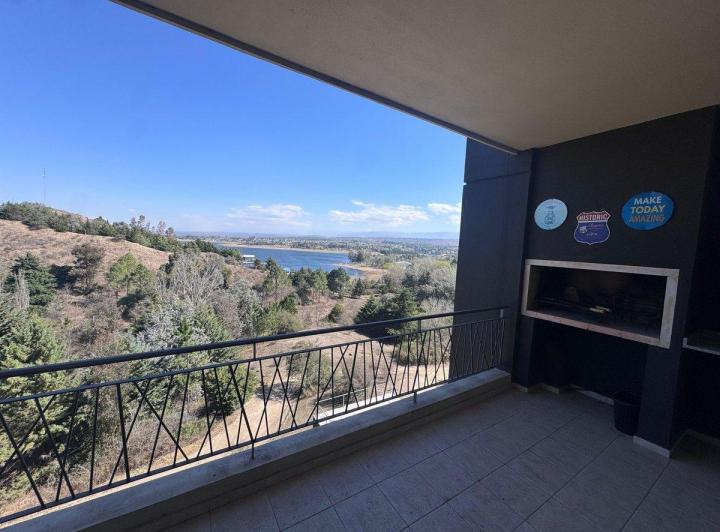 Departamento · 77m² · 4 Ambientes · 1 Cochera