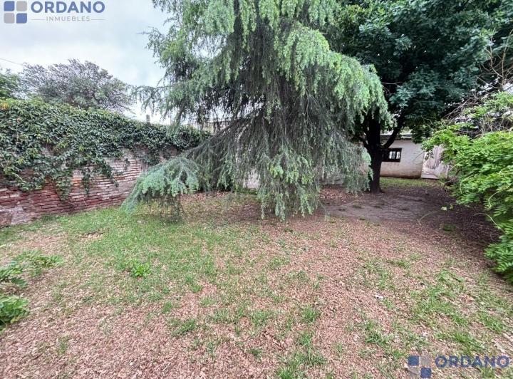 Casa · 230m² · 2 Dormitorios · 1 Cochera