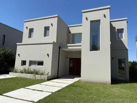 Casa en Venta en Santo Tomas, Countries y Barrios Cerrados en Pilar