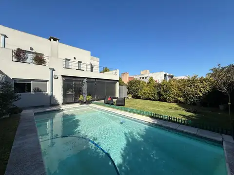 Casa en Venta en Los Olivares, Countries y Barrios Cerrados en Malvinas Argentinas