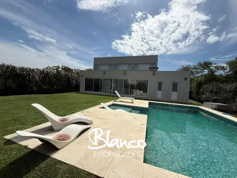 Casa en Venta en Pilar Del Este, Countries y Barrios Cerrados en Pilar
