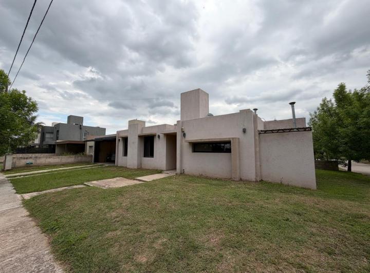 Casa · 118m² · 3 Ambientes · 2 Cocheras