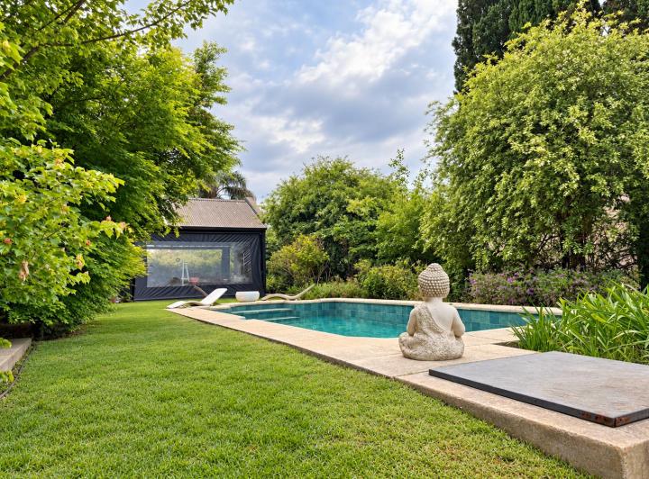 Casa · 250m² · 5 Ambientes · 2 Cocheras