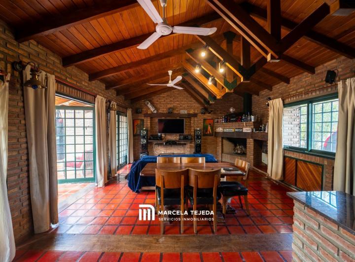 Casa · 130m² · 3 Ambientes · 1 Cochera