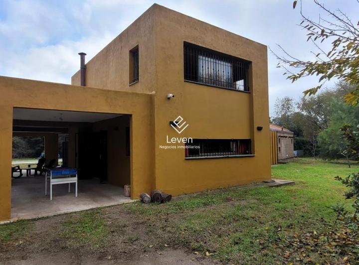 Casa · 180m² · 4 Ambientes