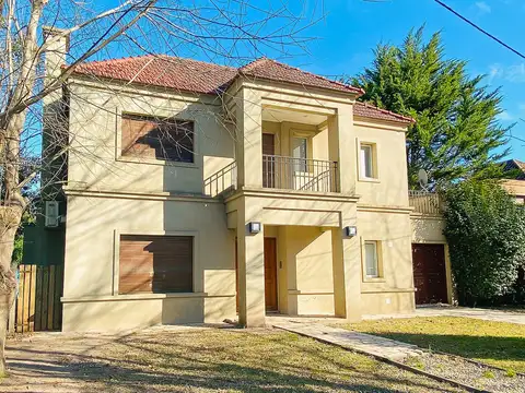 Casa en Venta en City Bell, Partido de La Plata