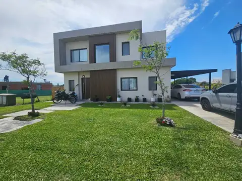 Casa en Venta en Pilar del Este - Santa Elena, Countries y Barrios Cerrados en Pilar