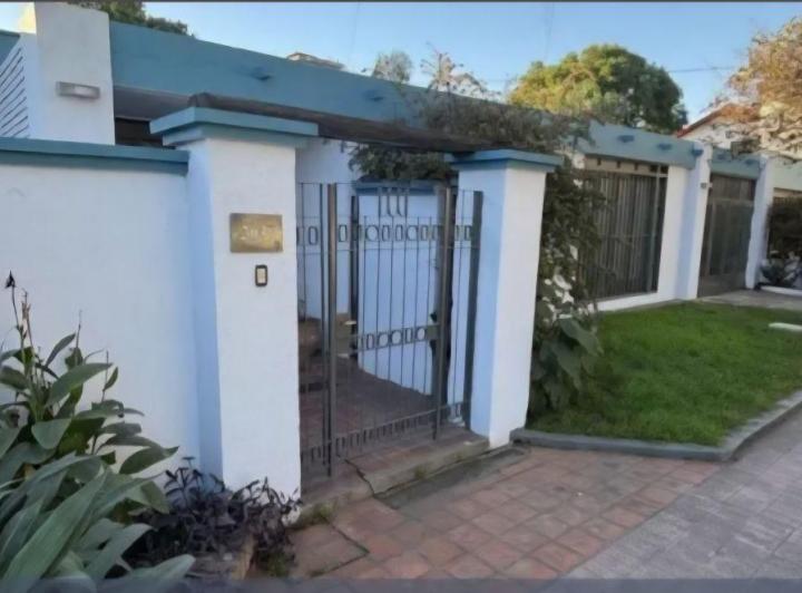 Casa · 295m² · 7 Ambientes · 2 Cocheras