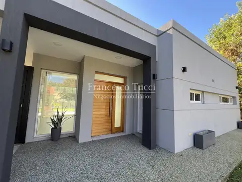 Casa en Venta en El Resuello, Countries y Barrios Cerrados en Moreno