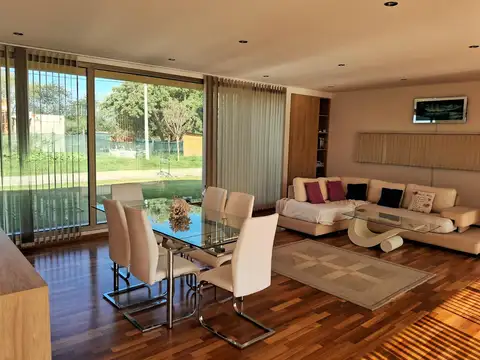 Casa en Venta en City Bell, Partido de La Plata