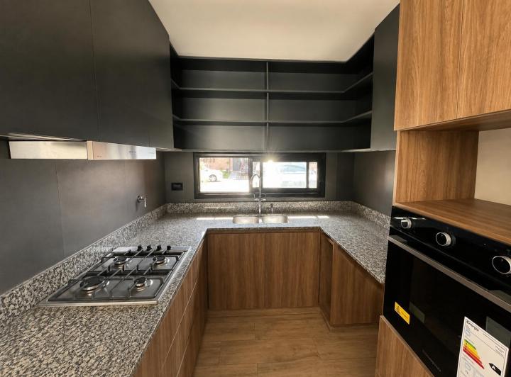 Casa · 100m² · 4 Ambientes · 1 Cochera
