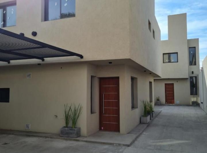 Casa · 90m² · 3 Ambientes · 1 Cochera