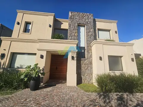 Casa en Venta en Santo Tomas, Countries y Barrios Cerrados en Pilar