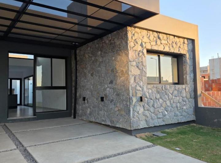 Casa · 63m² · 3 Ambientes · 1 Cochera