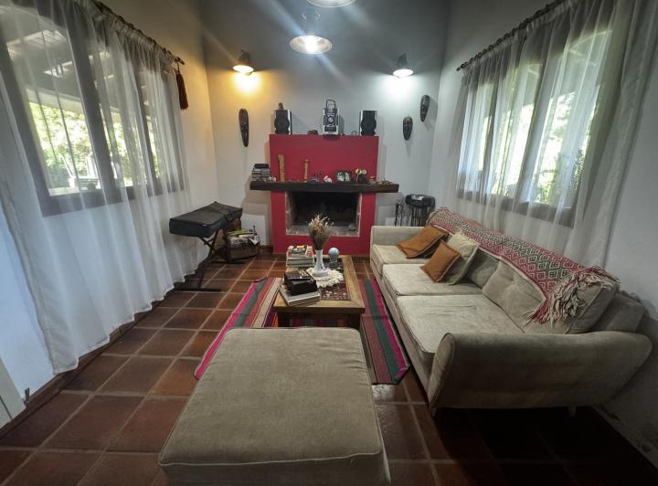 Casa · 214m² · 5 Ambientes · 2 Cocheras