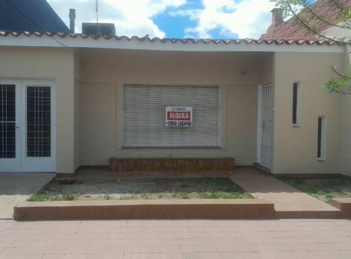 Casa · 111m² · 6 Ambientes · 1 Cochera