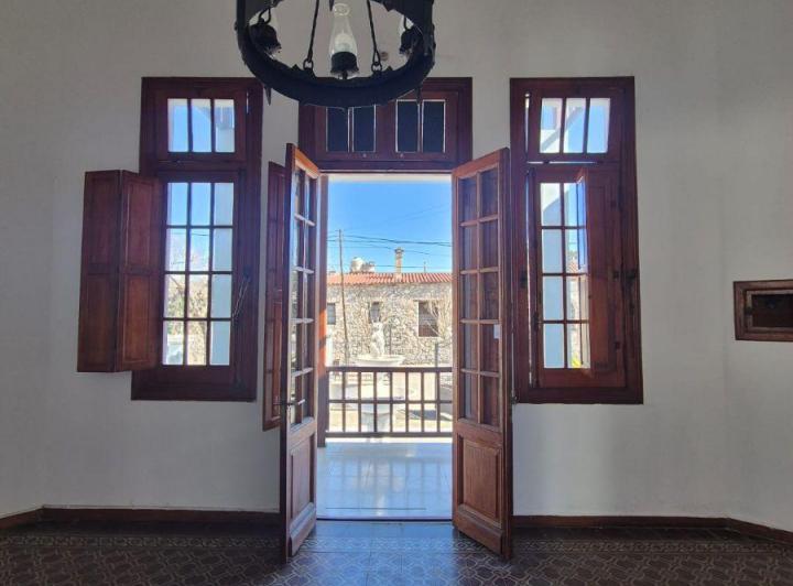 Consultorio · 384m² · 15 Ambientes · 2 Cocheras