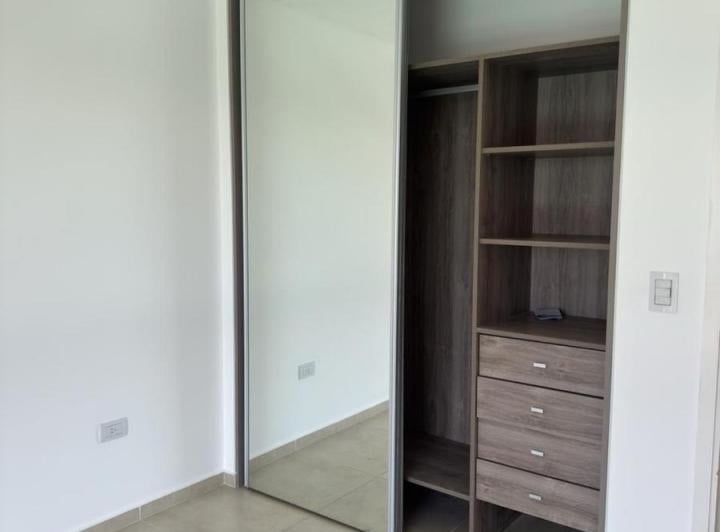 Casa · 130m² · 6 Ambientes · 1 Cochera
