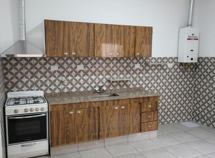 Casa · 85m² · 5 Ambientes · 1 Cochera