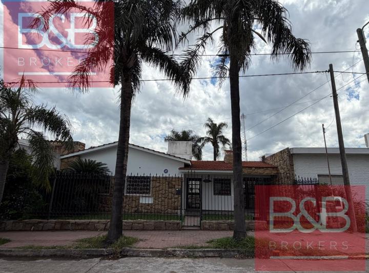 Casa · 4 Ambientes · 2 Cocheras