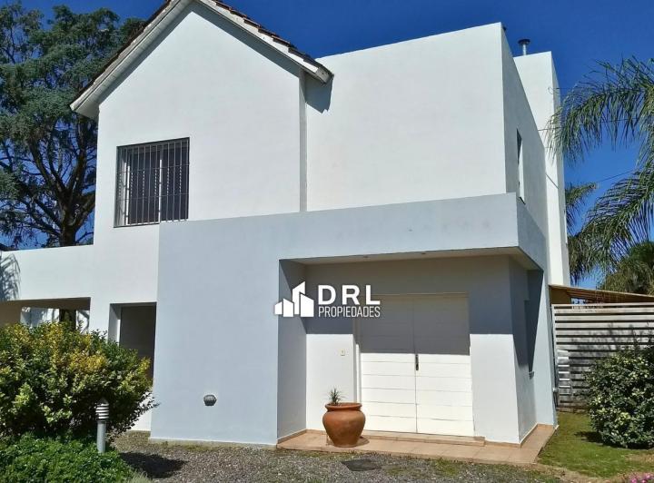 Casa · 200m² · 3 Dormitorios