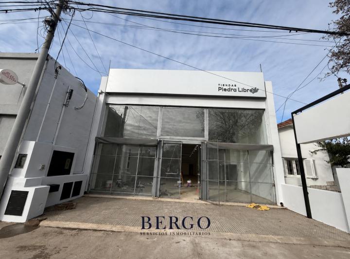 Local comercial · 260m²
