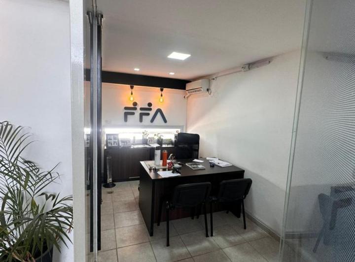 Local comercial · 190m² · 3 Ambientes