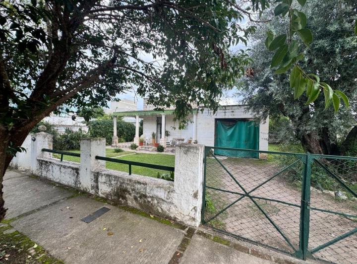 Casa · 400m² · 10 Ambientes · 4 Cocheras
