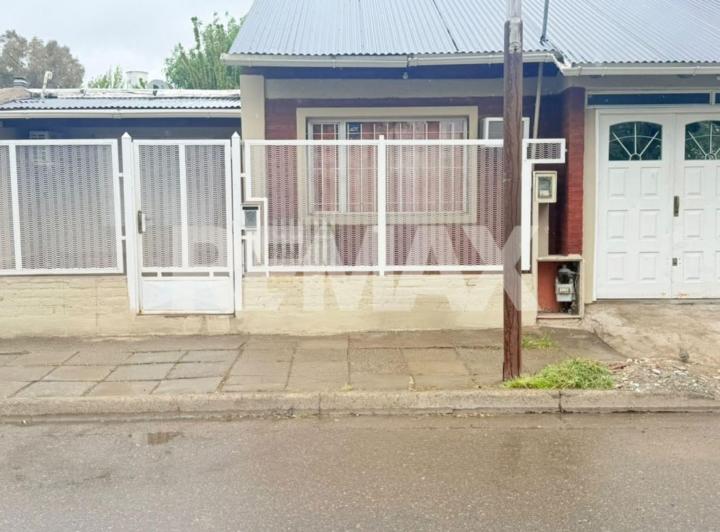 Casa · 130m² · 4 Ambientes · 2 Cocheras
