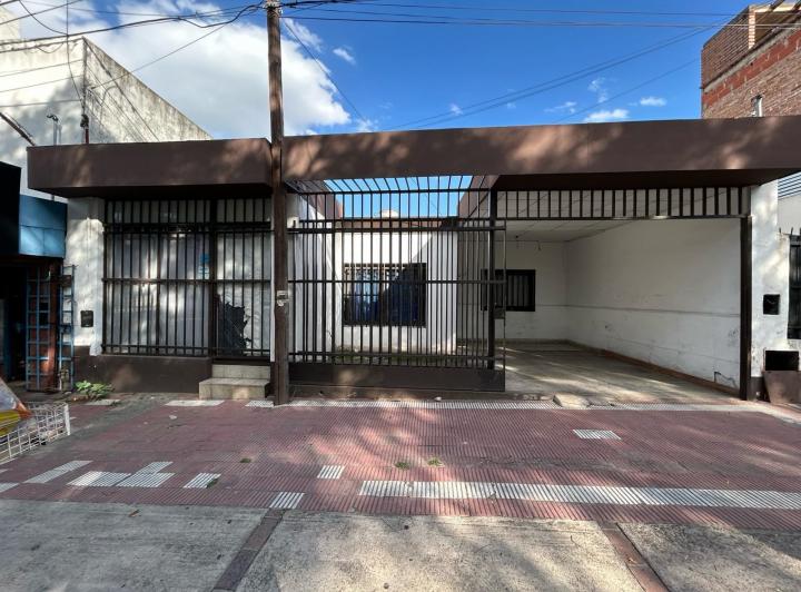 Casa · 166m² · 6 Ambientes · 1 Cochera