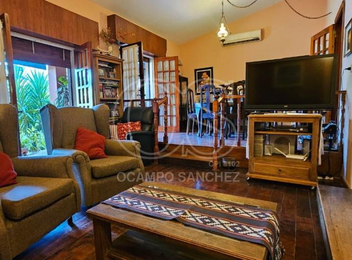 Casa · 176m² · 5 Ambientes · 1 Cochera